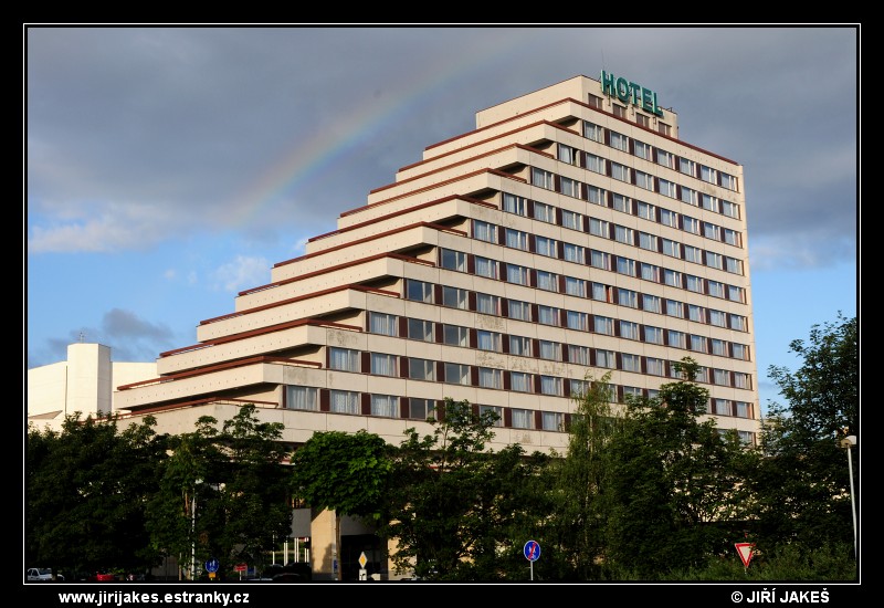 Hotel Cascade a duha